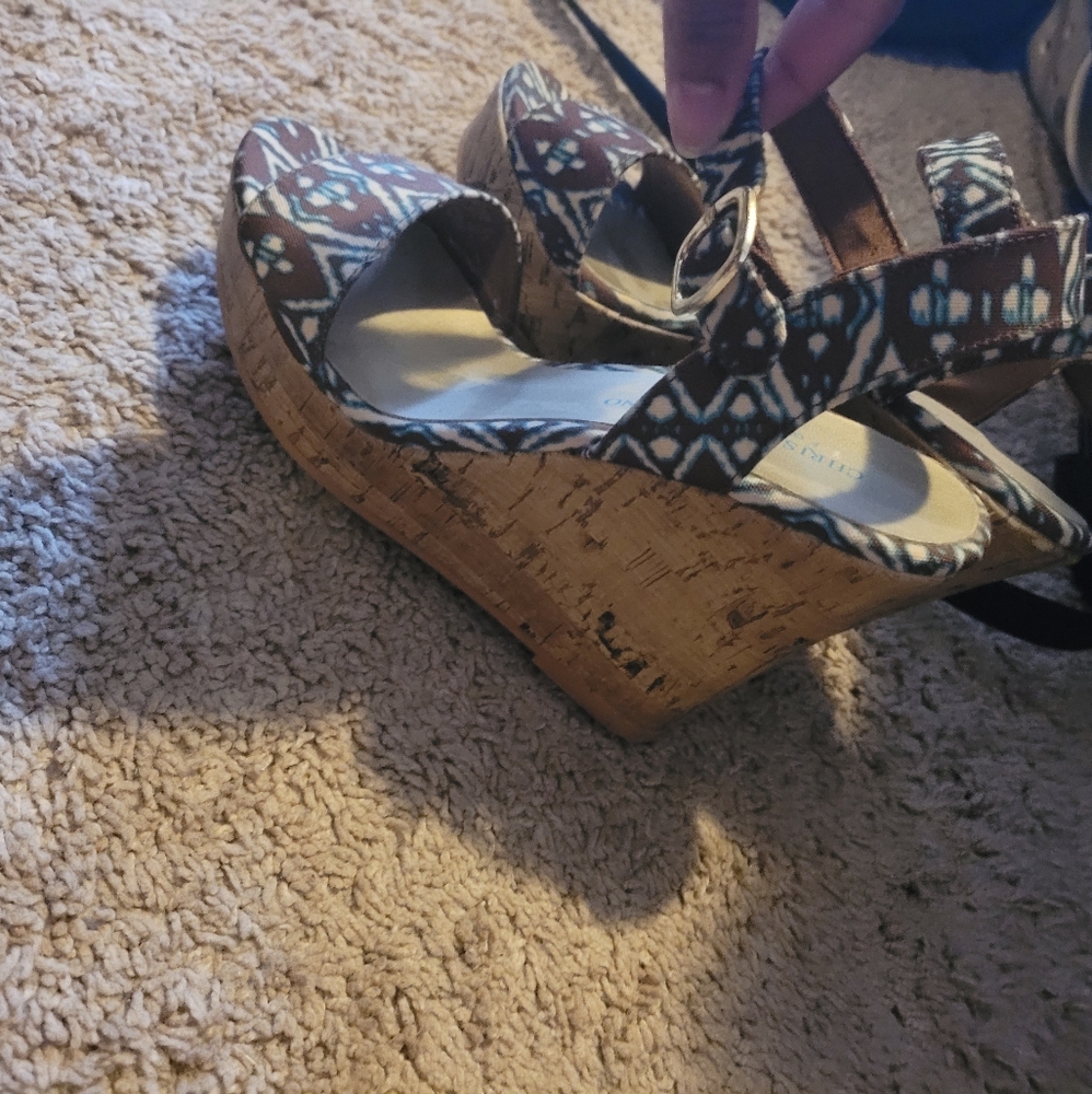 Heels - Picture 2 of 2